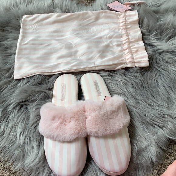Victoria Secret slippers - Picture 2 of 4